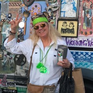 Meet your Posher, Holly